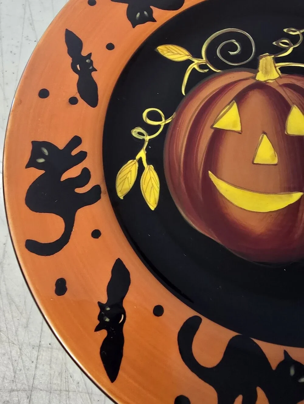 2 Gates Ware Halloween Plates Jack O Lantern Witch Black Cats Ceramic 8.5